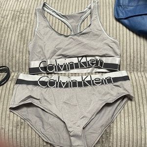 Calvin Klein small intimate set